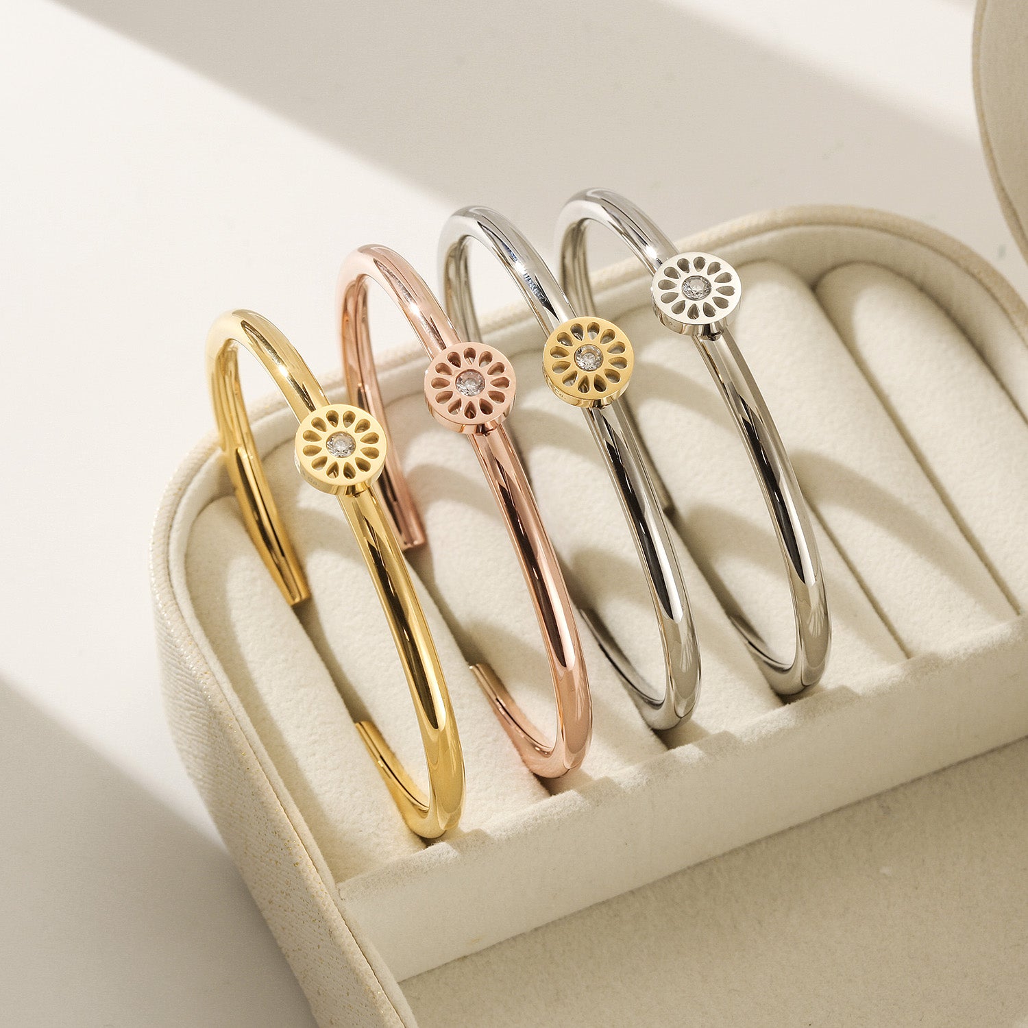 Victoria Bangle